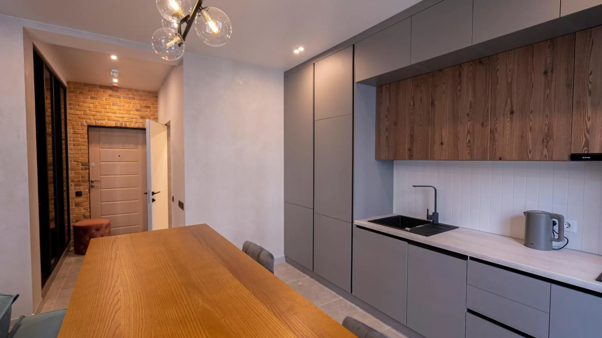 New England Ecoloft Studios 키예프